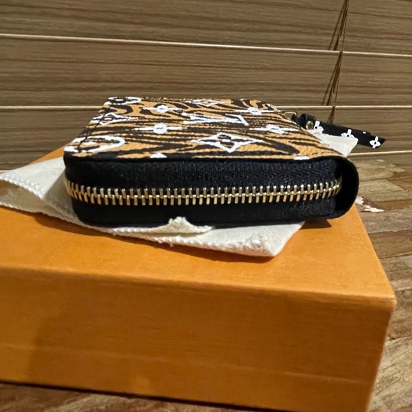 Louis Vuitton Zippy Coin Purse Giant Monogram Jungle Noir Limited Edition - Picture 3 of 9